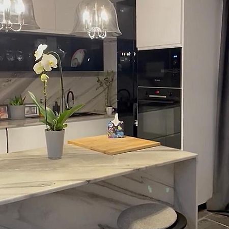Casa In Inima Capitalei Villa Boekarest Buitenkant foto